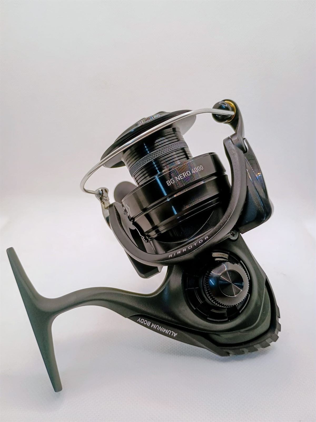 CARRETE BG NERO 4000 - Imagen 1